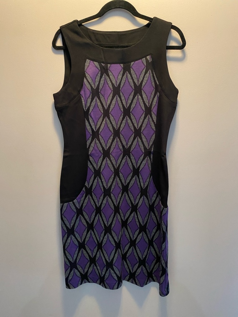 Modest Sleeveless Purple and Black Geometric Dress